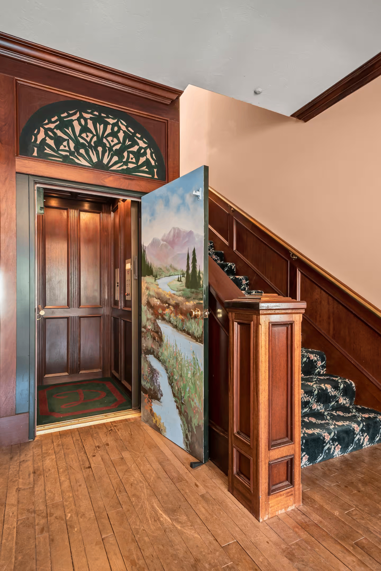 Private elevator