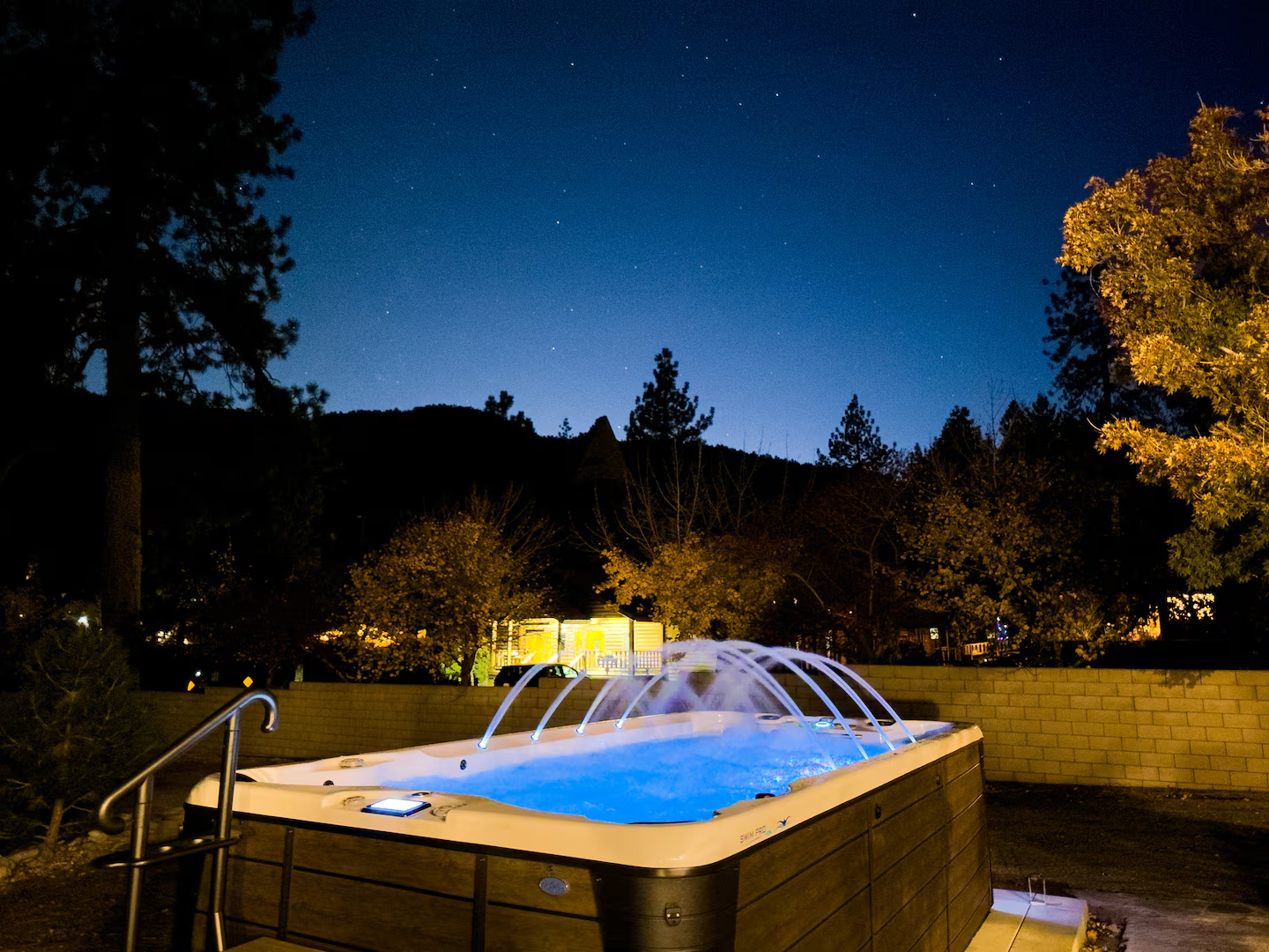 Swim spa & hot tub