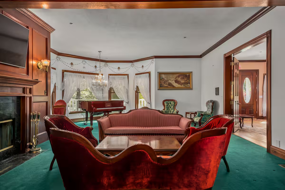 The Grand Parlor